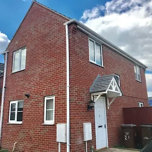 Villa House Shared, New Build 29 3bedrooms, Nottingham